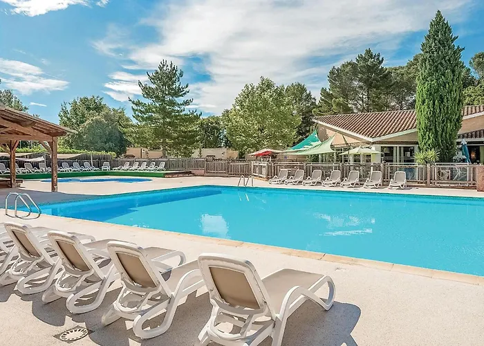 Les Mazets De Gaujac * 霞慕尼